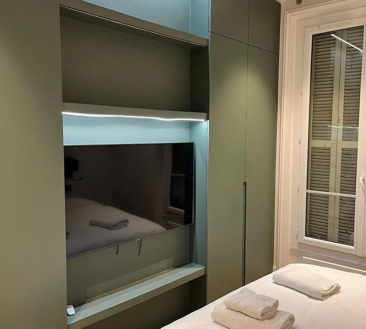 Appartement Parisien شقة باريس