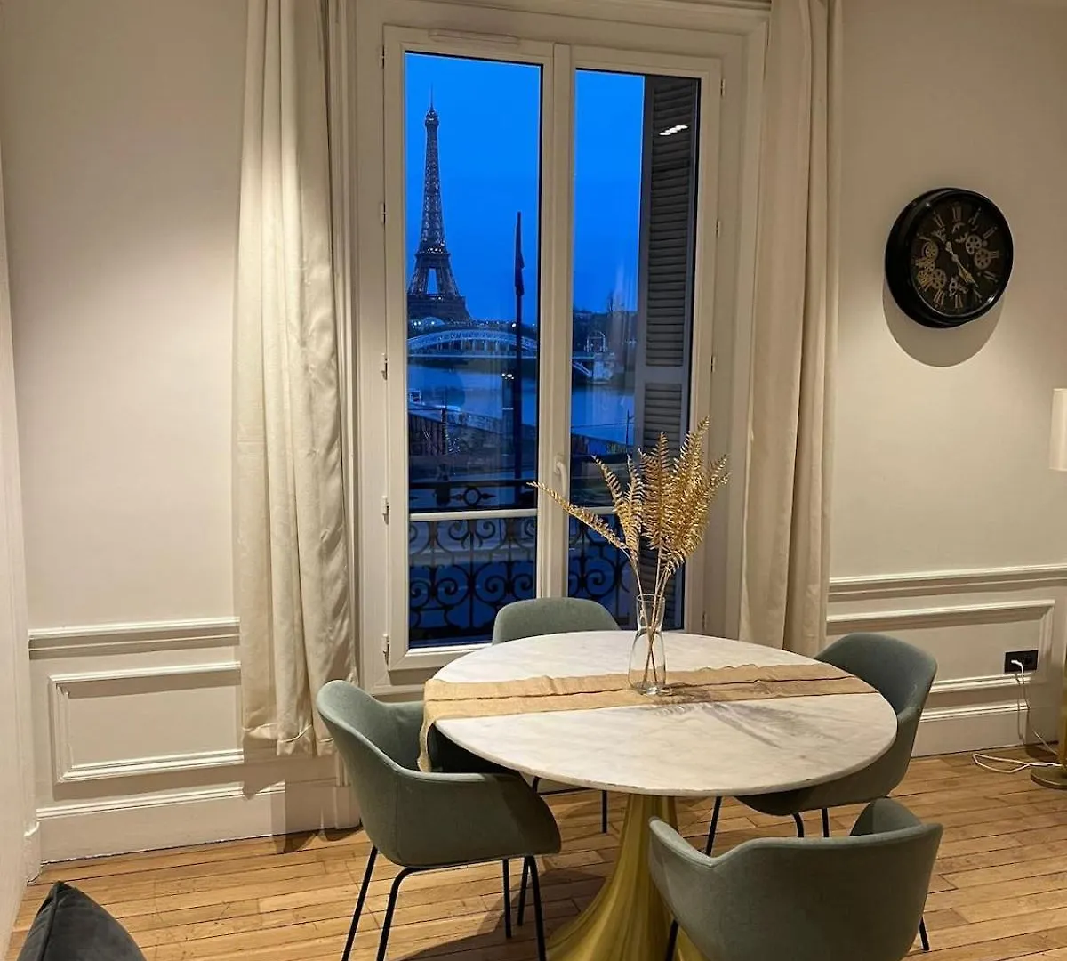 Appartement Parisien فرنسا