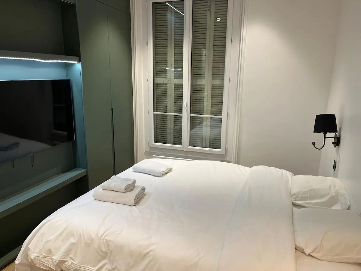 Appartement Parisien شقة